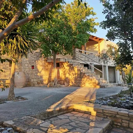 Amathianis * Triopetra
